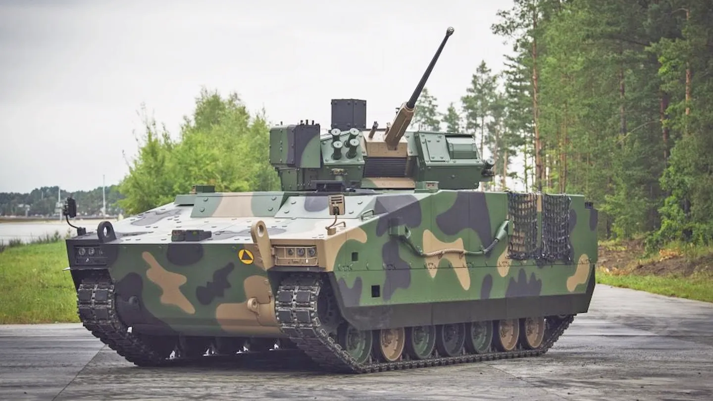 Polonya'nın Yeni Ağır Piyade Savaş Aracı Ratel Tanıtıldı