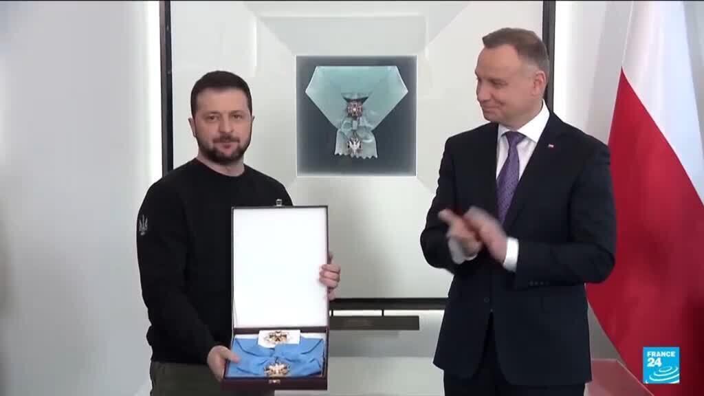 Polonya, Zelenski'den devlet nişanını geri aldı