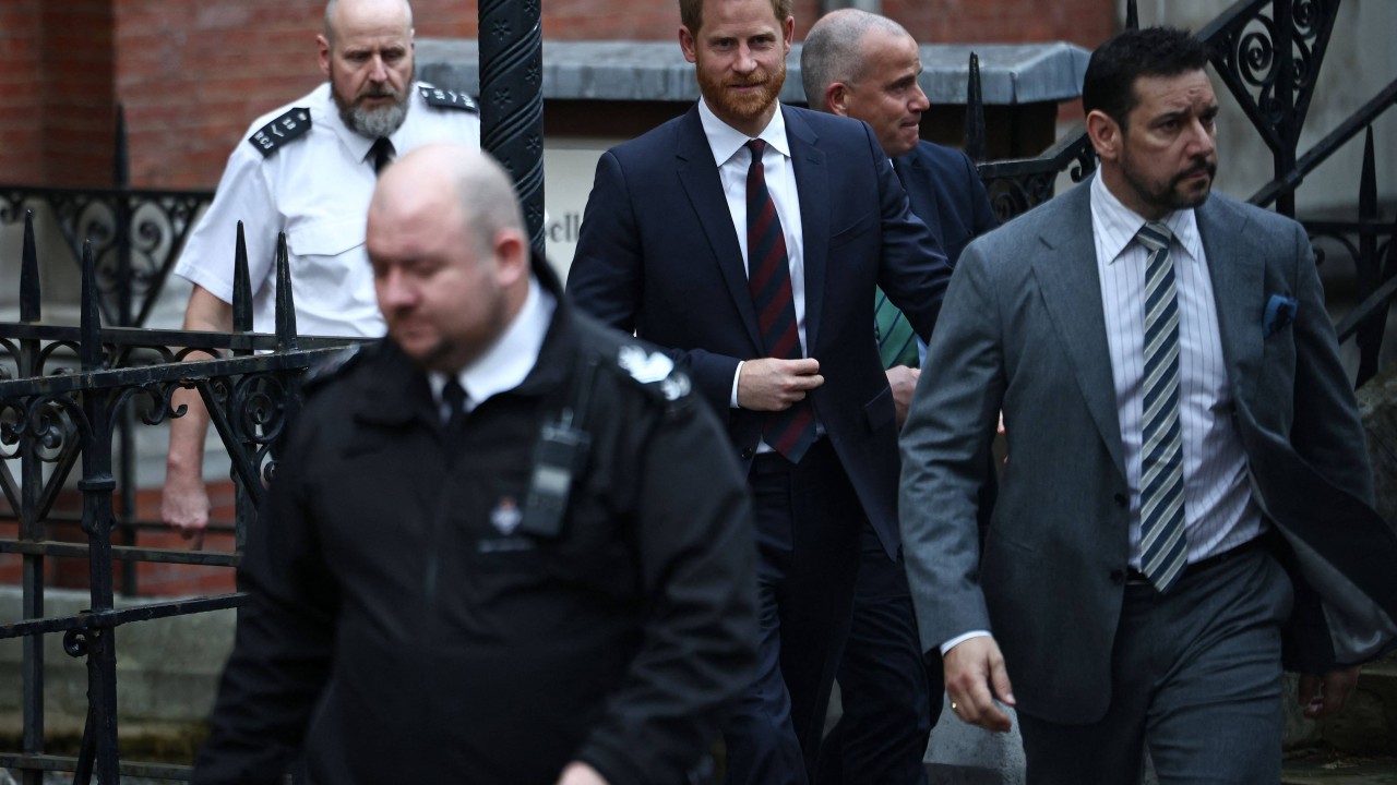 Prens Harry'ye 13 Milyon Dolarlık Tazminat Cezası