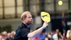 Prens Harry, Invictus Oyunları'nda Meghan olmadan pickleball oynadı