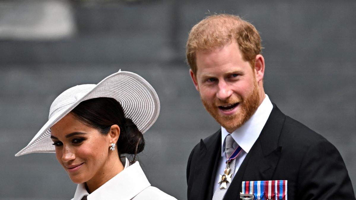 Prens Harry ve Meghan Markle çocuklarıyla İngiltere'ye dönüyor