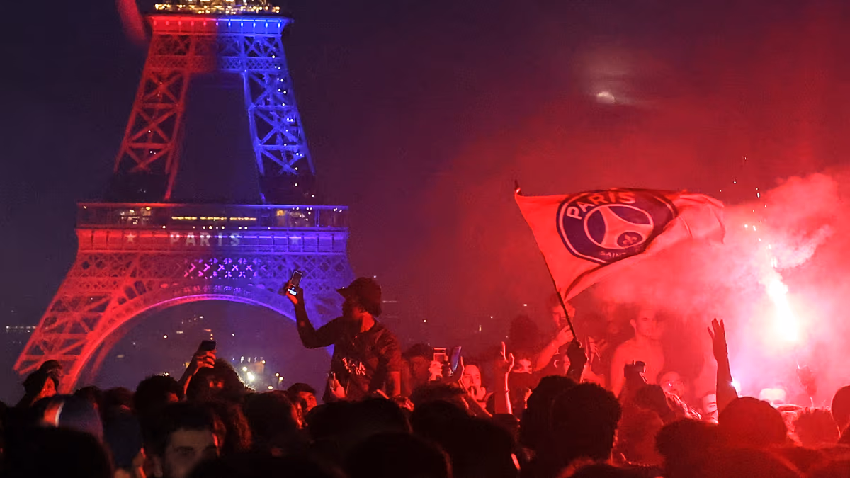 PSG zafer kutlamalarında Paris'te 283 kişi gözaltına alındı