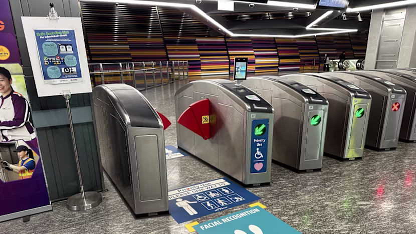 Punggol Coast MRT'de yüz tanıma kapıları test ediliyor