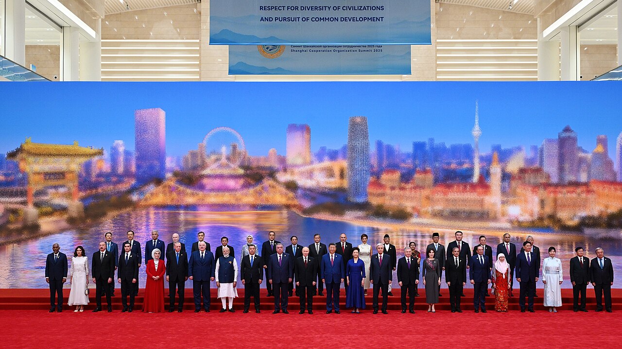 Putin: Afganistan Güvenliği İçin Tacikistan'la Temas Sürüyor