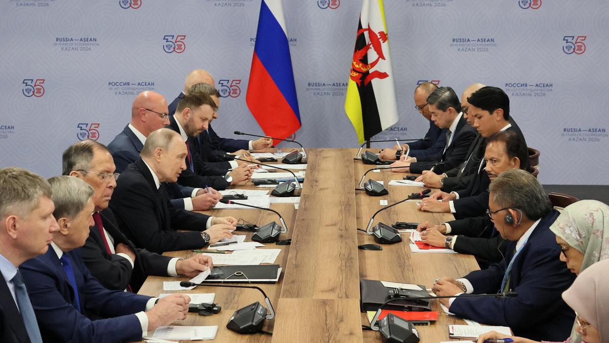 Putin, Güneydoğu Asya liderlerini ağırlıyor: Ticaret ilişkileri masada