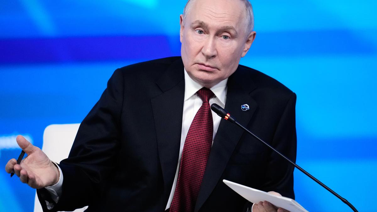 Putin: Topraklarımıza saldırılırsa tüm silahları kullanırız
