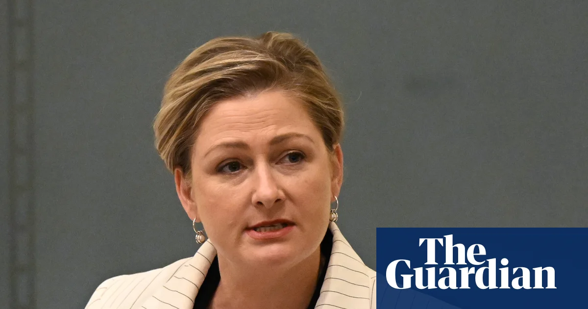 Queensland Bakanı Amanda Camm Sağlık Gerekçesiyle İstifa Etti