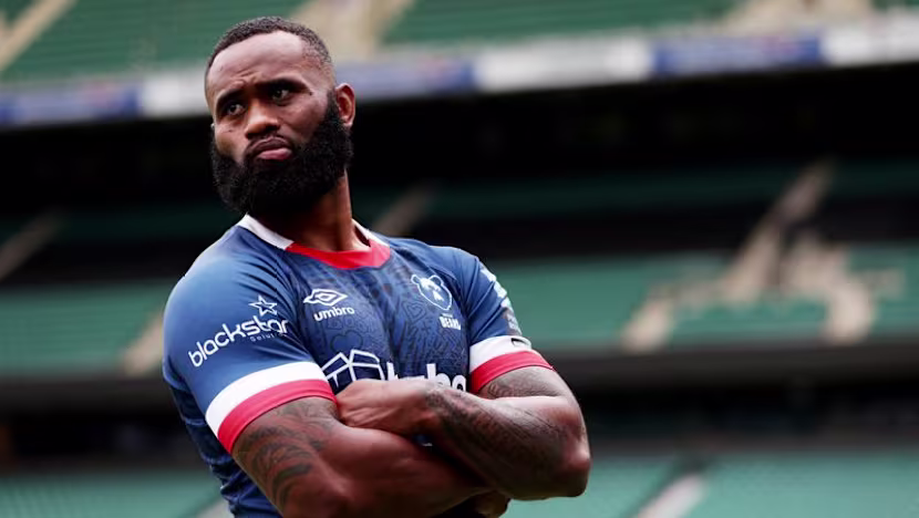 Radradra Fiji formasıyla Galler'e karşı sahada