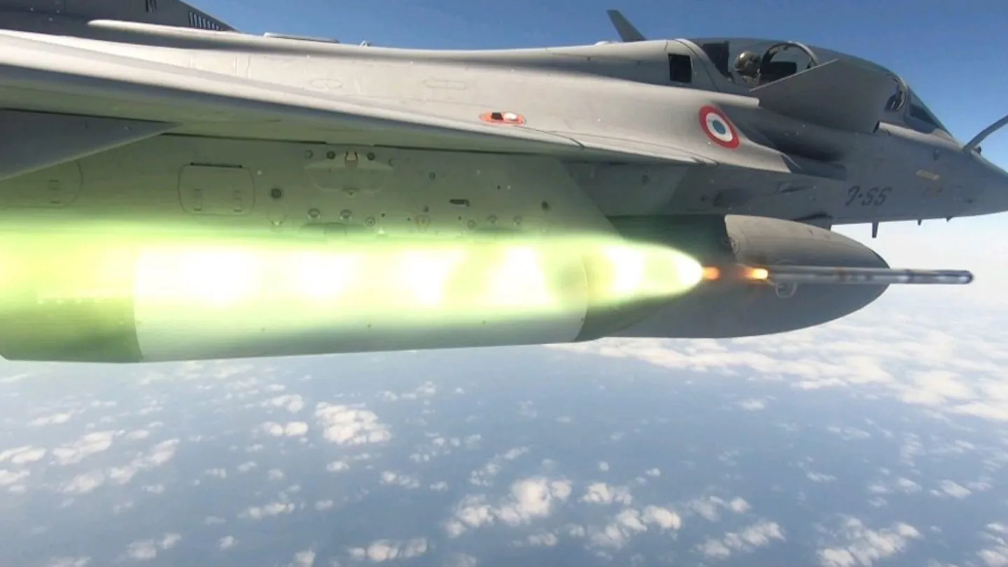 Rafale Savaş Uçağına Ucuz Drone İmha Roketi Entegrasyonu