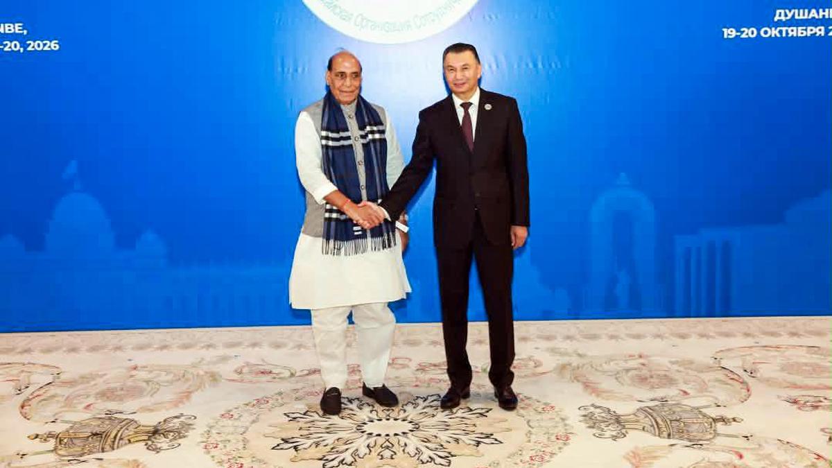 Rajnath Singh, İran Cumhurbaşkanı Yardımcısı ve Tacikistan Başbakanı ile görüştü