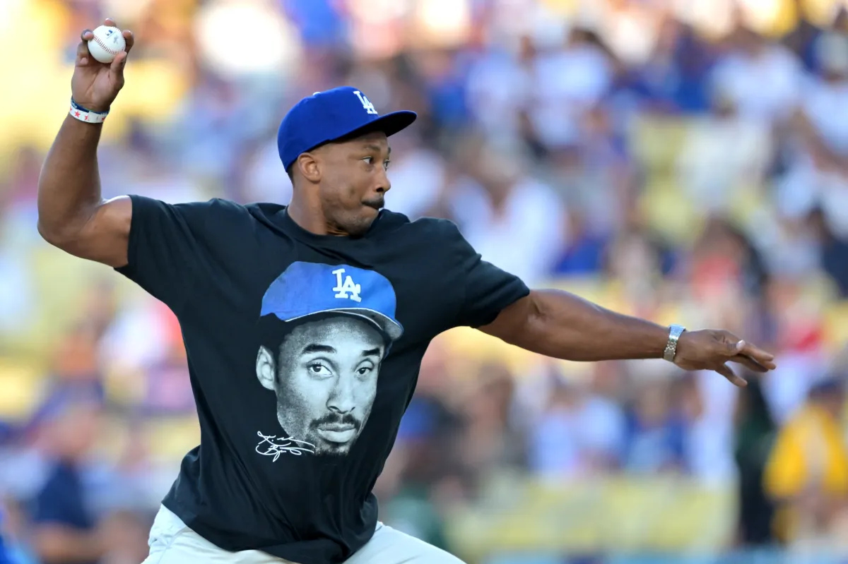 Rams'in Yeni Yıldızı Myles Garrett, Dodgers Maçında LA'yi Fethetti