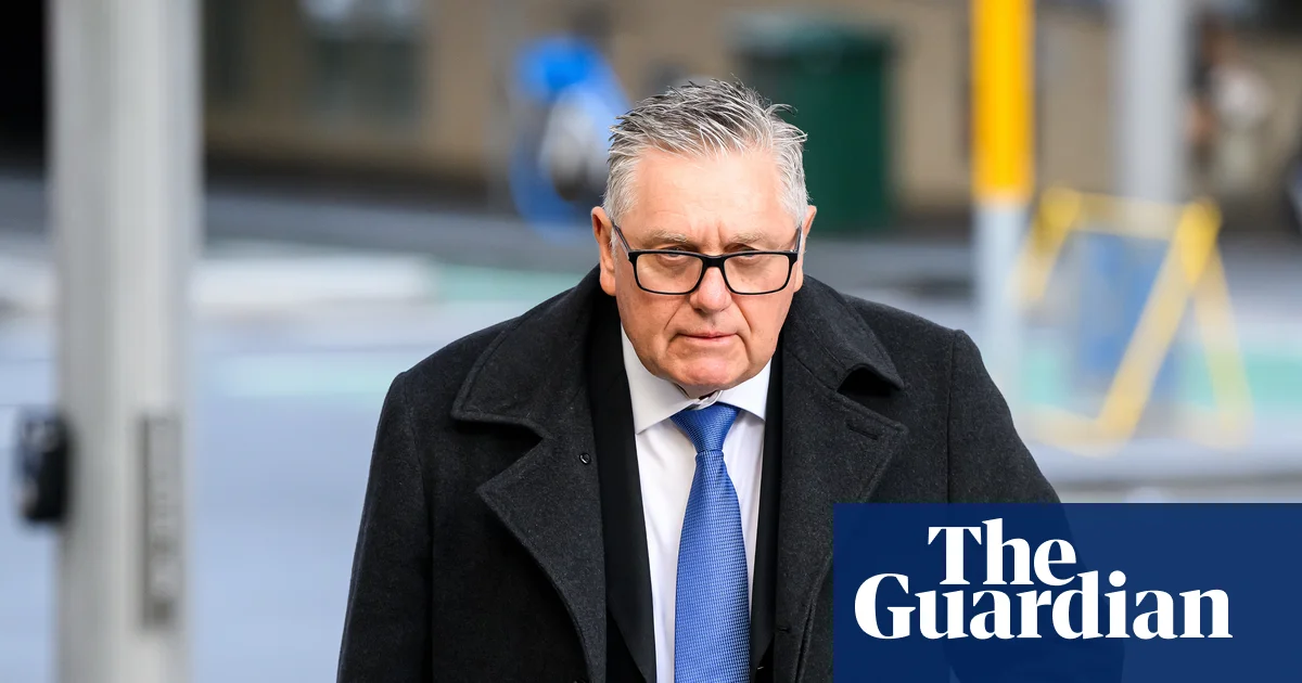 Ray Hadley'den yargıya homofobik hakaret itirafı