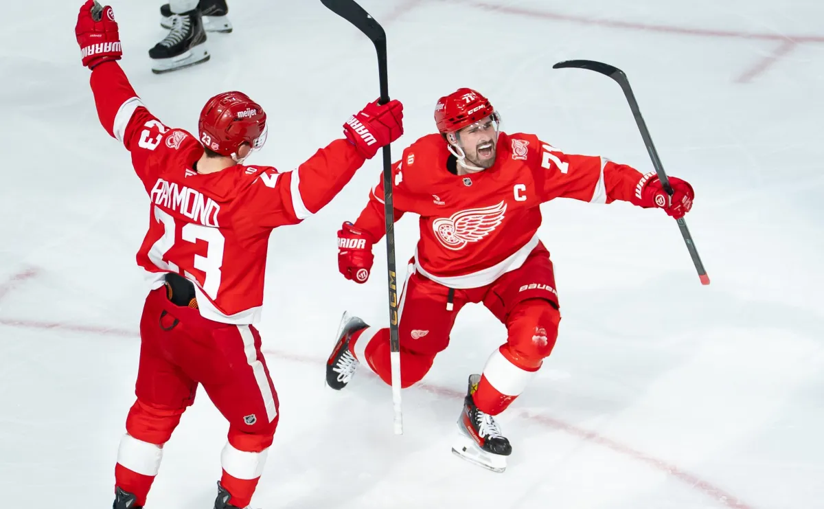 Red Wings Kaptanı Larkin'in Gözü 3 Takımda