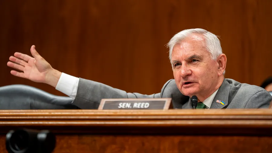 Reed, Rhode Island'da Demokratik Ön Seçimi Kazandı