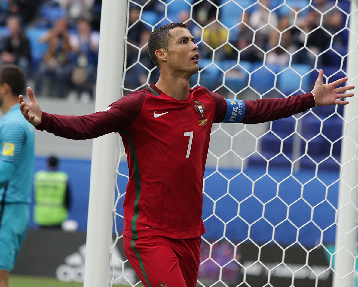 Rekorların Adamı Ronaldo Portekiz'i 5-0'a Taşıdı