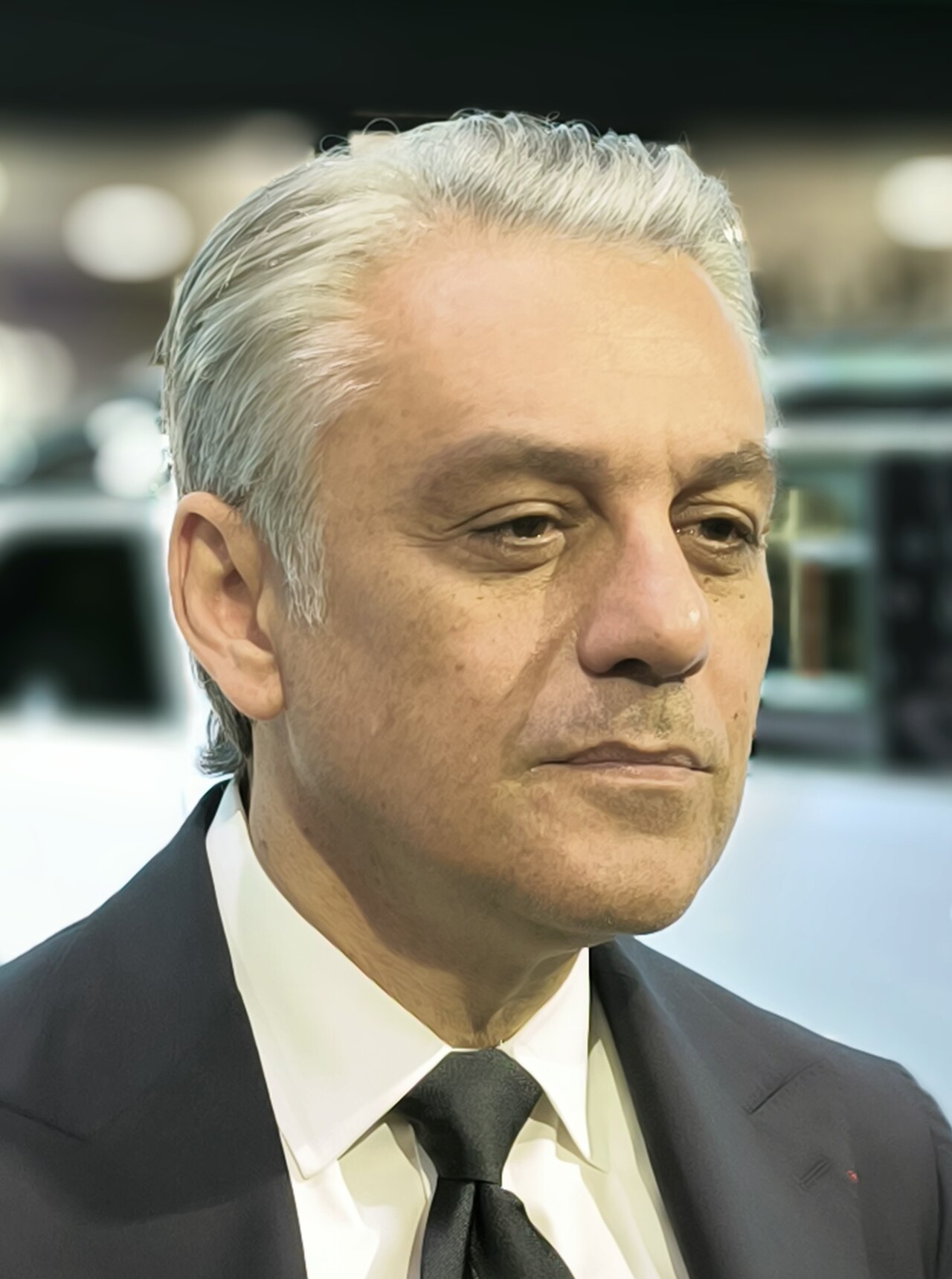 Renault CEO'sundan İngiltere'ye: 'Aptalca' benzinli araç yasağını kaldırın