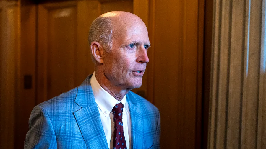 Rick Scott: Fauci'nin 'yalan söylediği' için saygısızlık cezasına destek