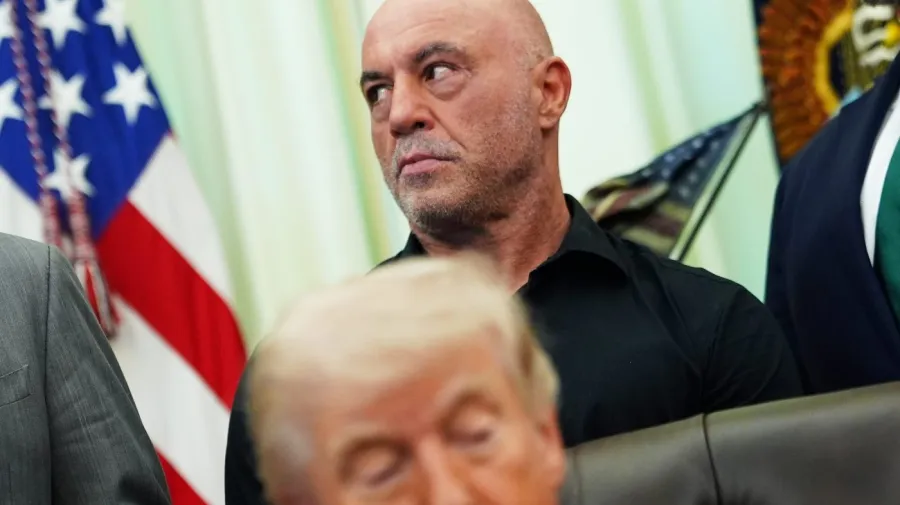 Rogan'dan Trump'a ağır eleştiri: Ne halt ediyoruz