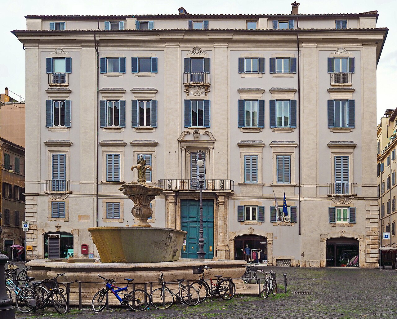 Roma'da Bir Palazzo Sanatçının Otoportresine Dönüşüyor