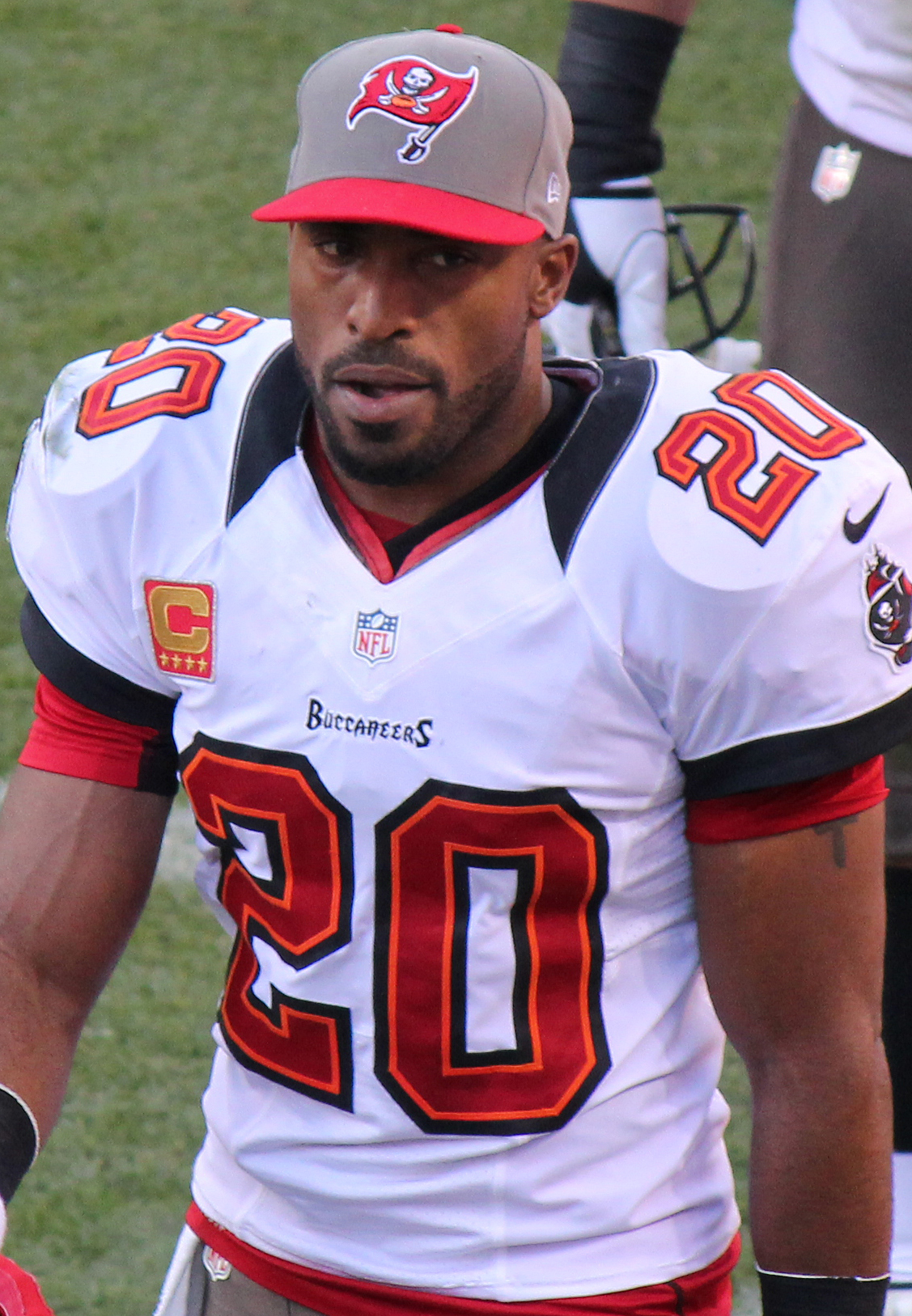 Ronde Barber Analizi: NFL Savunmasının Dehası ve Uluslararası Spor Etkisi