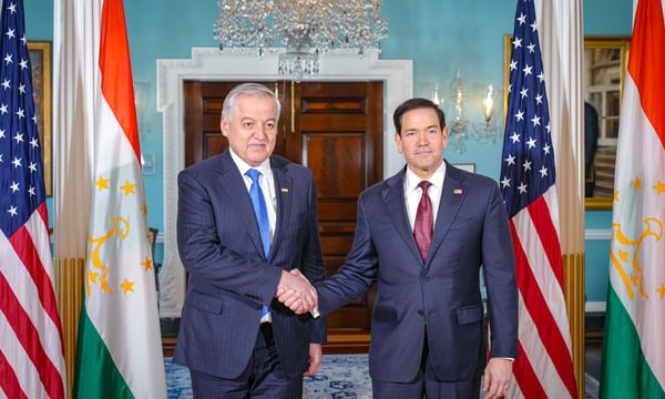 Rubio Tacikistan'a Çin'in stratejik mineral tekelini kırmak için gidiyor