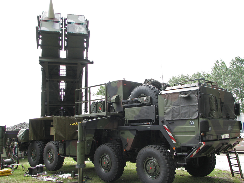 Rus İHA'larla NATO'nun Hava Savunma Açıklarını Haritaladı