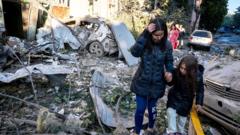 Rus Saldırılarında 18 Kişi Hayatını Kaybetti: Ukrayna'da Enkaz Altındakiler Kurtarılıyor