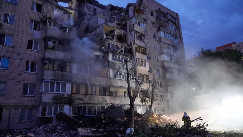 Rus saldırısı Kiev yakınlarında 14 kişiyi öldürdü, NATO zirvesi öncesi gerilim tırmandı