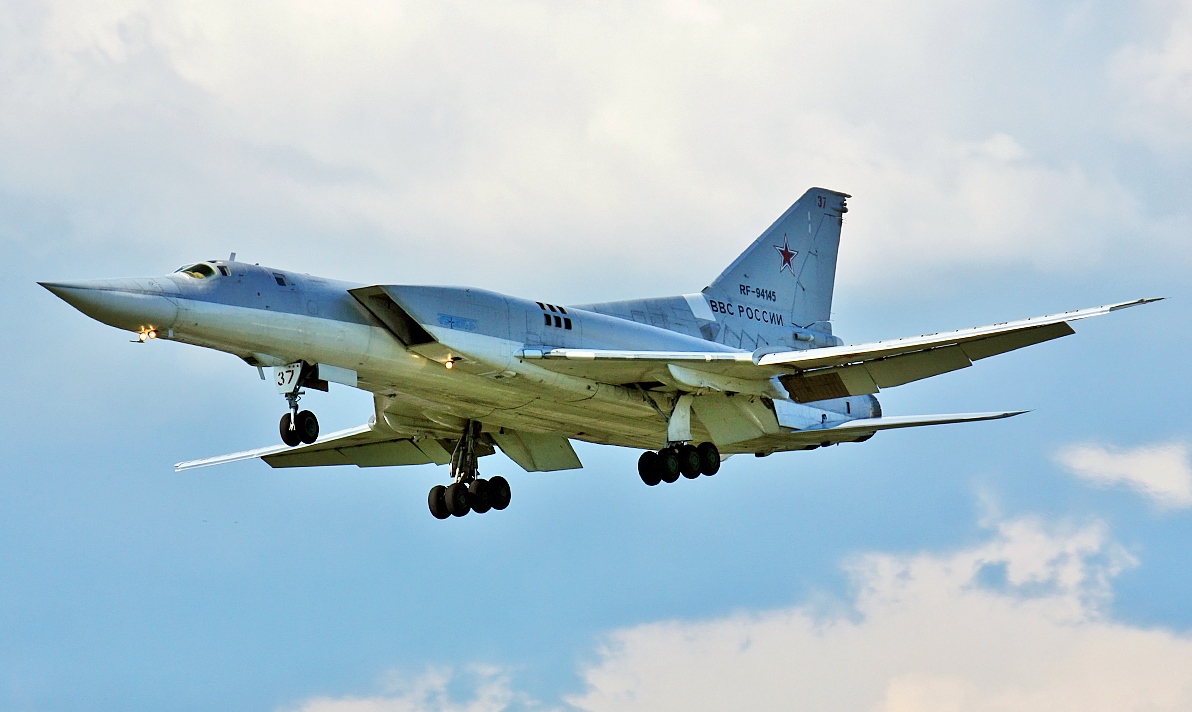 Rus Tu-22M3 bombardıman uçağı Sibirya’da düştü
