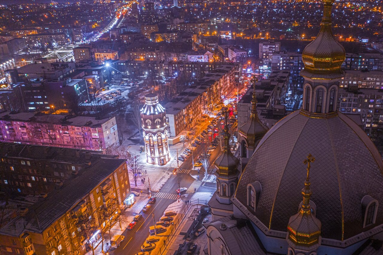 Ruslar, Ukrayna'da yıkılan kentlerin yerine yapılan yeni konutlara akın ediyor