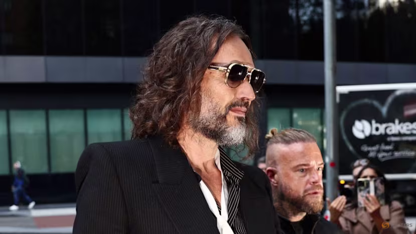 Russell Brand'e İngiltere'de yedi suçlama: Tecavüz ve cinsel saldırı