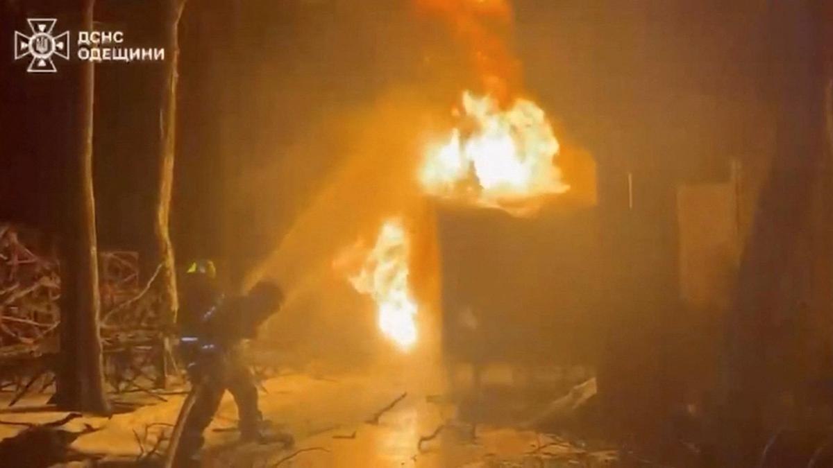Rusya: 301 İHA İmha Edildi, 60'ı Moskova'da Düşürüldü