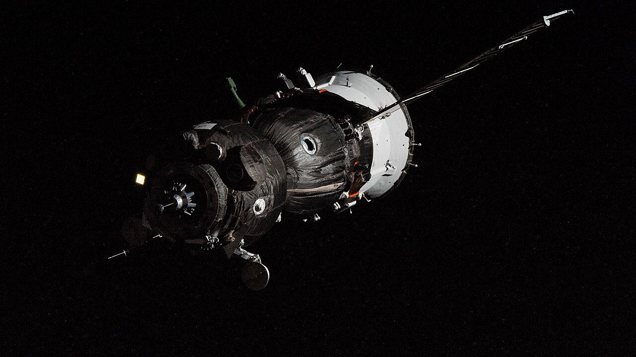Rusya, ABD'li astronotu Soyuz ile ISS'ye gönderdi: NASA şefi tarihi ziyarette