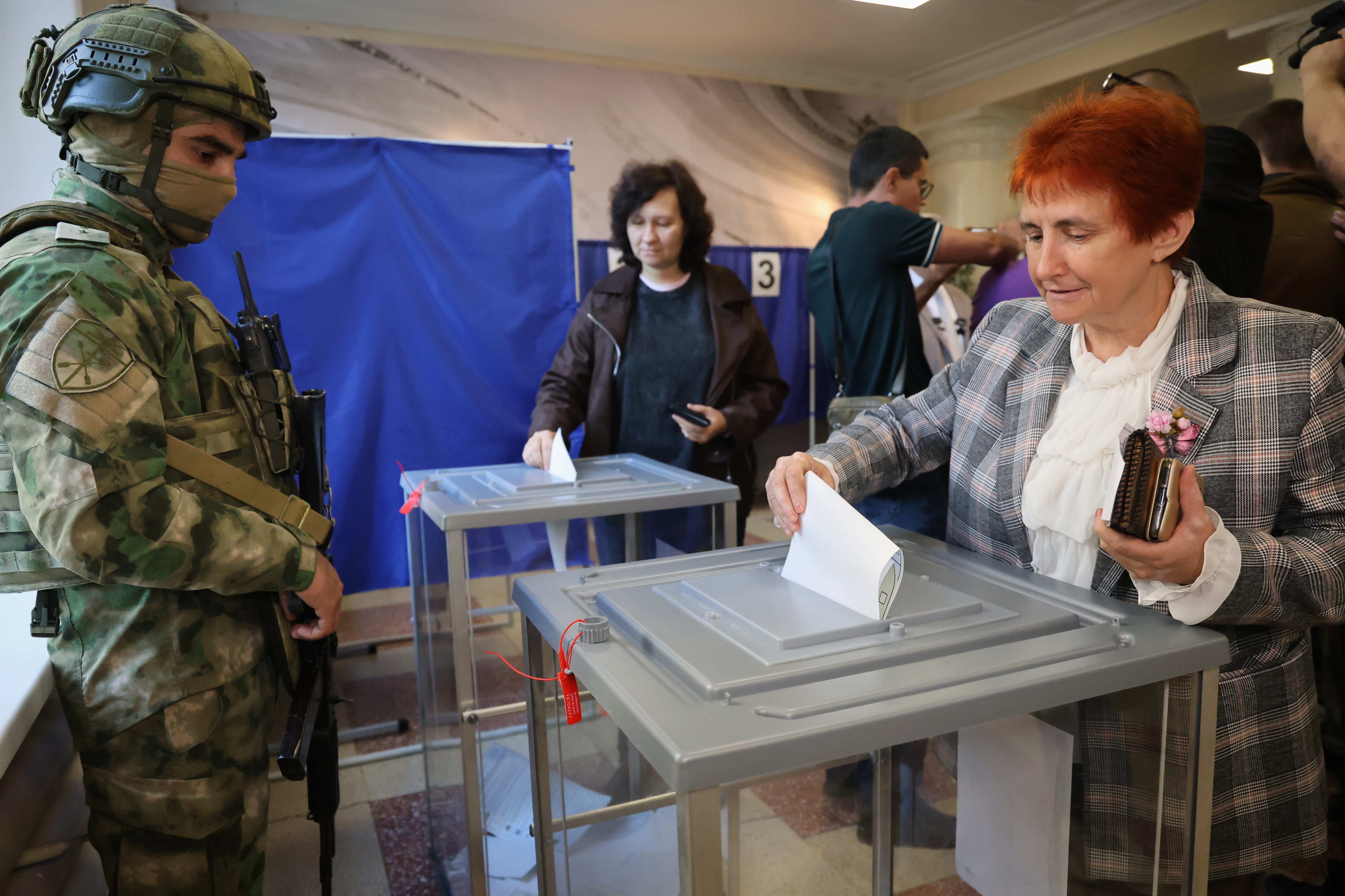 Rusya, İşgal Ettiği Ukrayna Topraklarında Parlamento Seçimi Düzenliyor