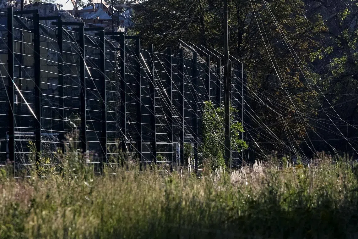 Rusya, Ukrayna'daki elektrik trafo merkezlerine karşı kablolu drone kullanıyor