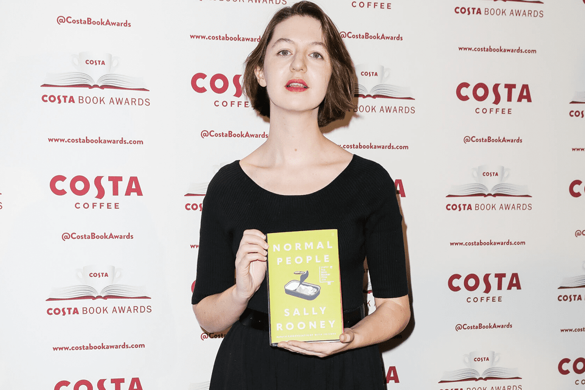 Sally Rooney'e Destek: Yüzlerce İsimden Faber ve Yazar İçin İmza Kampanyası