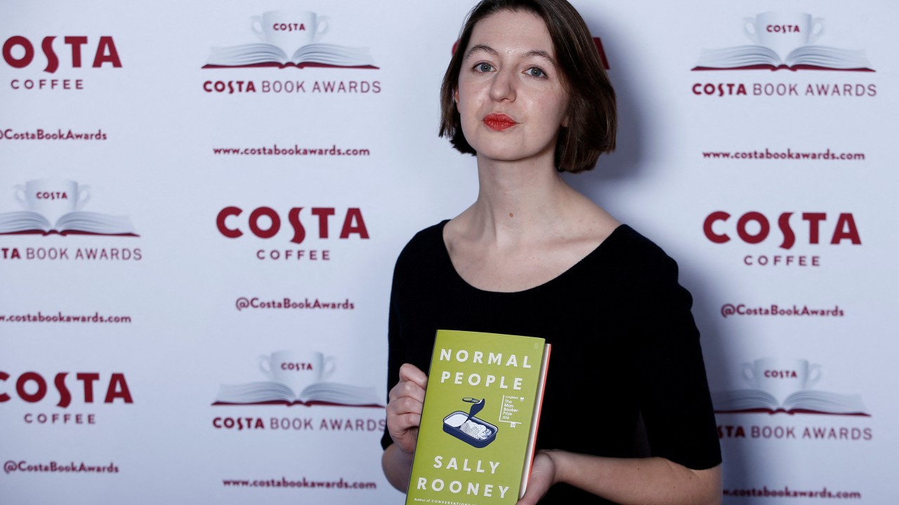 Sally Rooney'nin Kitapları İngiltere'de Satılamıyor