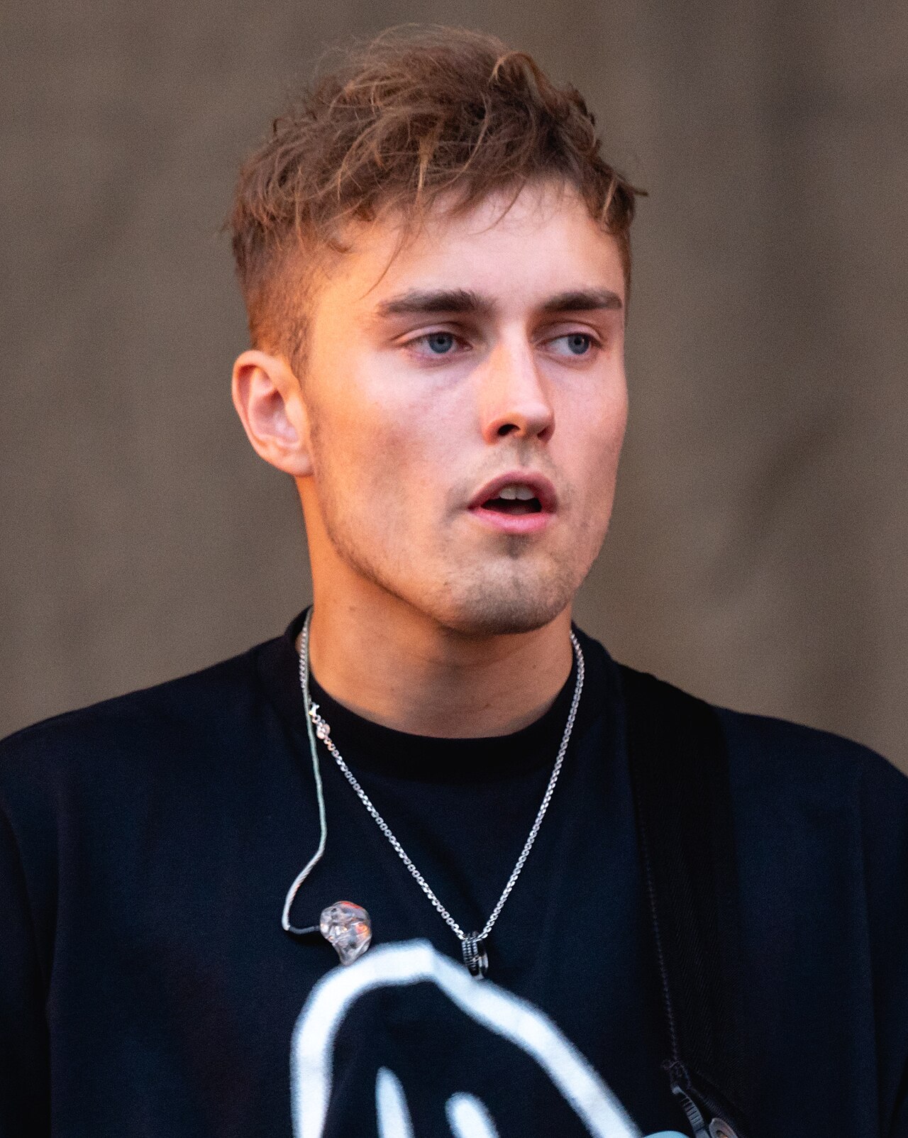 Sam Fender konser bilet fiyatlarını düşürecek