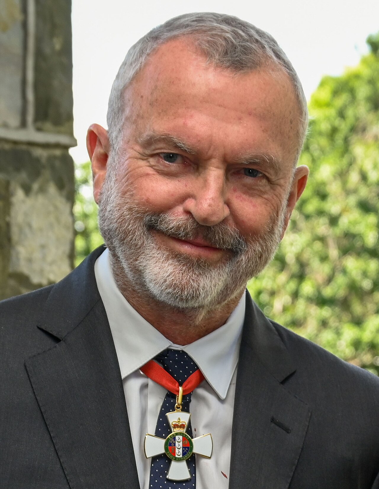 Sam Neill'in Ölüm Nedeni Zatürre