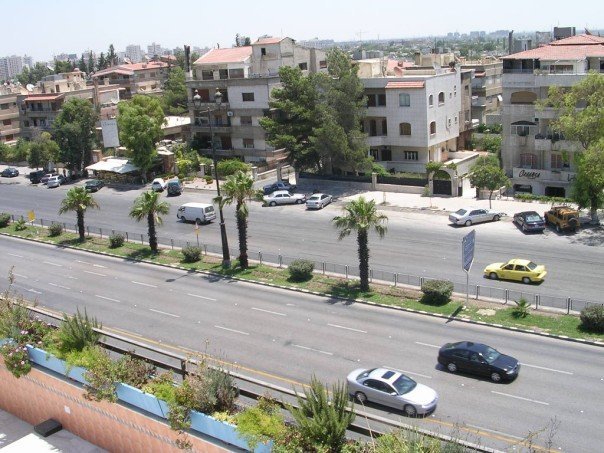 Şam'daki Özel Jet Havaalanı Planı Toplu Mezarlar ve Arazi Hakları Endişesi Yarattı