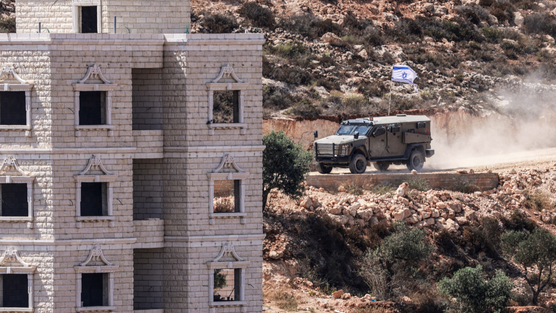 Şam yakınlarında güvenlik güçlerine ait otobüse bombalı saldırı