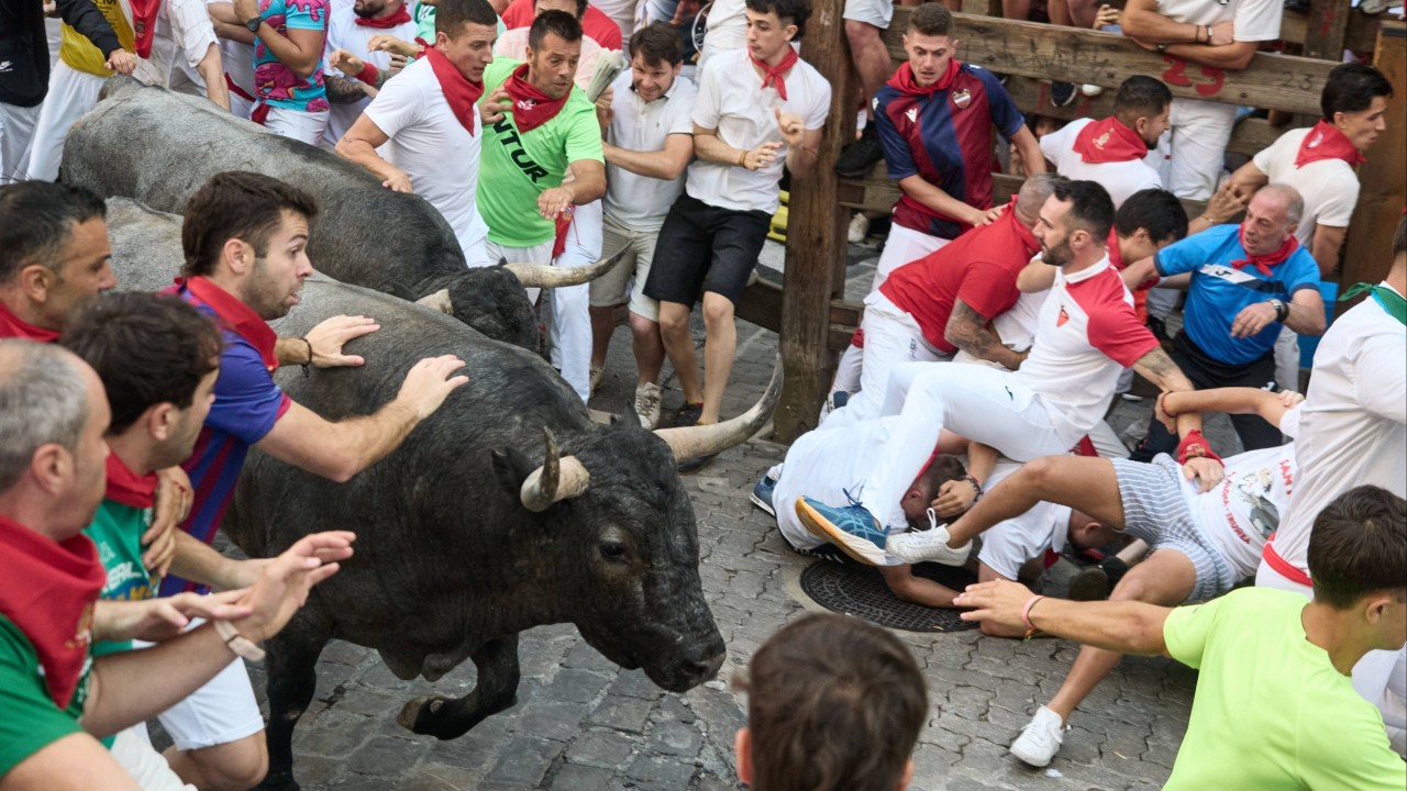 San Fermin'de koşucunun yüzüne boynuz saplandı