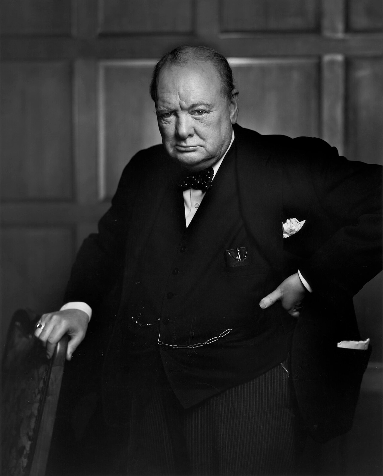 Sanatçı, Churchill'in sömürge mirası tartışmasıyla eserini Londra müzesinden çekti