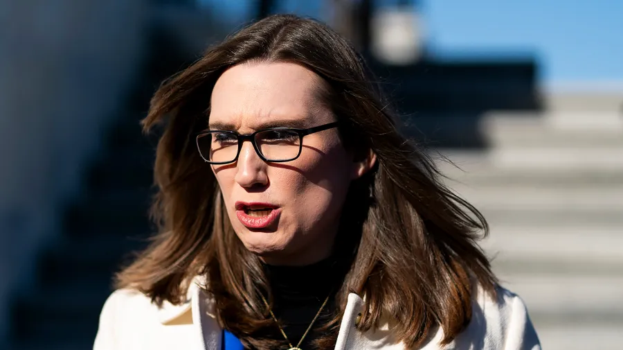 Sarah McBride: 'Yürüyen trans bayrağı değilim