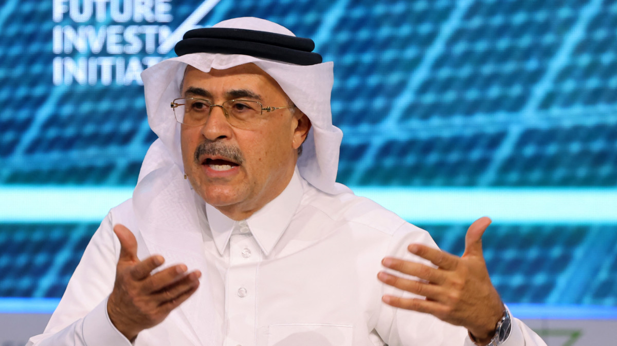 Saudi Aramco rekor kâr açıkladı, Hürmüz'ü baypas etti