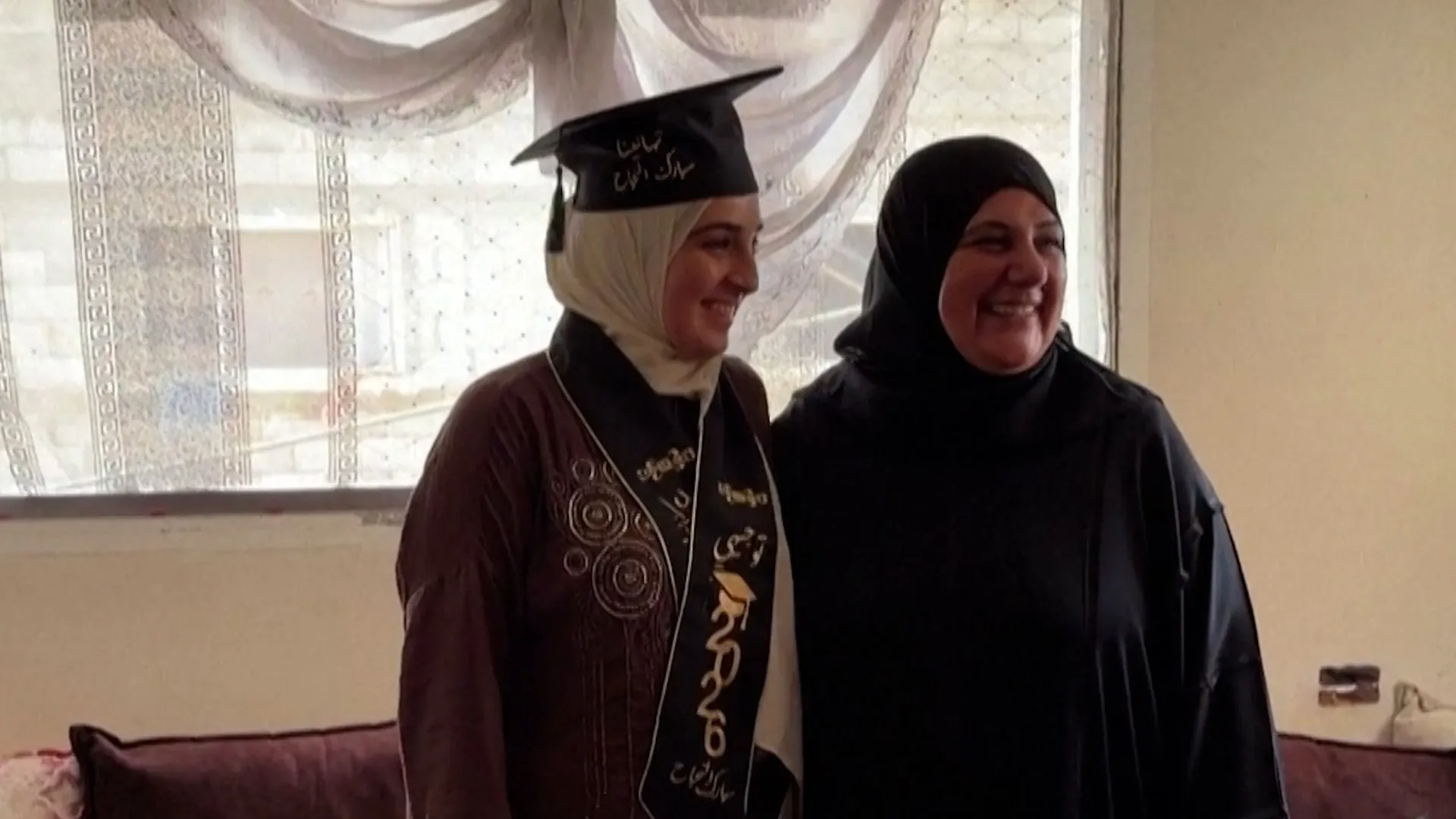 Savaş ve göçe rağmen Gazze'de bir öğrenci birinciliği kaptı