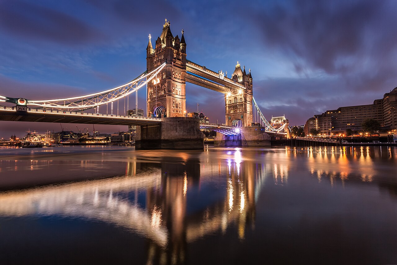 Savunma Hamlesi: Tower Bridge Yakınına Fabrika