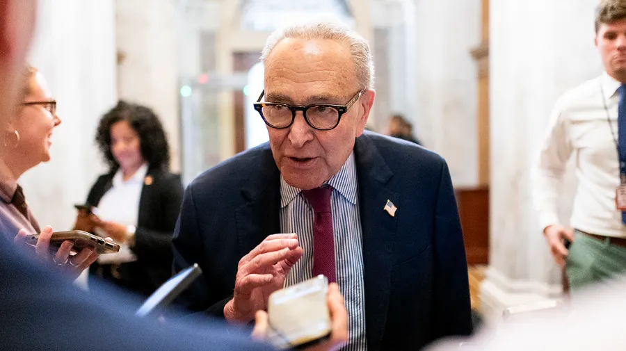 Schumer'dan Trump'a Hürmüz Boğazı Anlaşması'nı Kongre'ye Açıklama Çağrısı