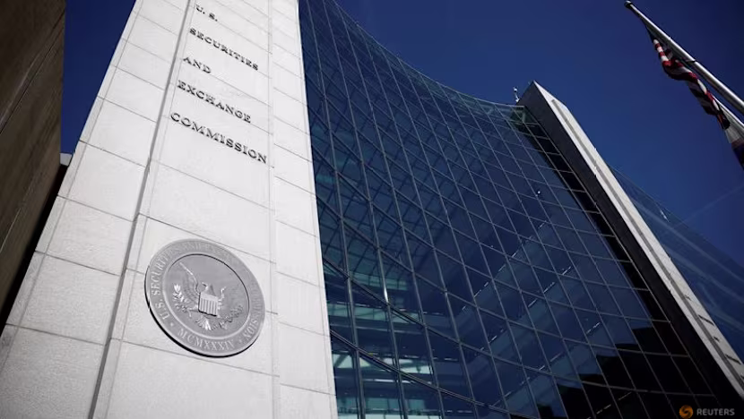SEC, eski Bank of America yatırım bankacısını içeriden öğrenenlerin ticaretiyle suçladı
