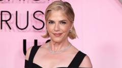 Selma Blair uçakta olay çıkardı: Gözaltına alındı